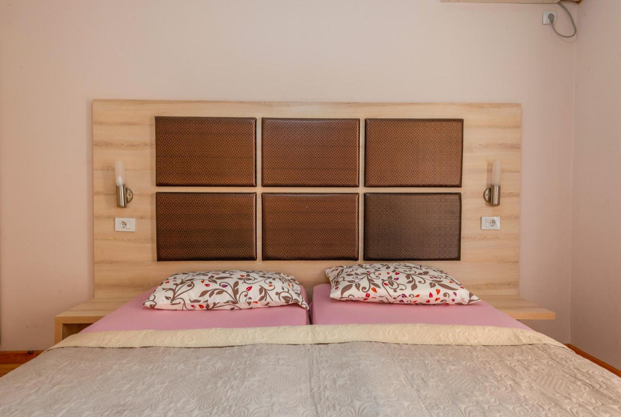 La Hacienda Hotel Ulcinj Ngoại thất bức ảnh