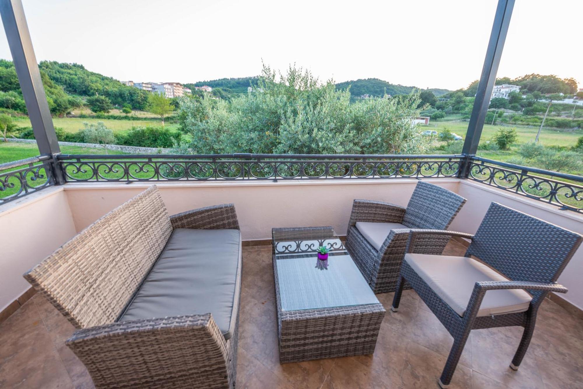 La Hacienda Hotel Ulcinj Ngoại thất bức ảnh